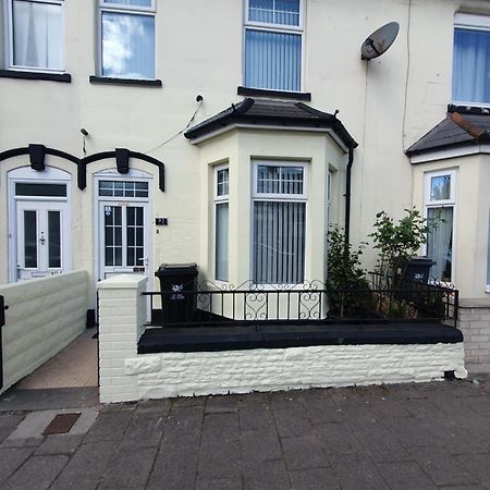 Private Double Room In Cardiff Exterior photo